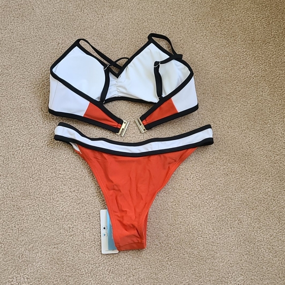 High cut, cheeky bikini - Picture 2 of 3